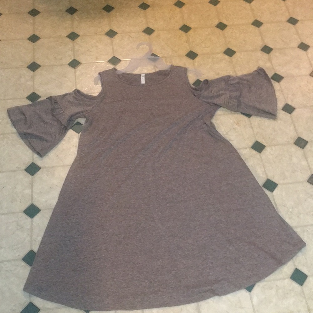 Cold Shoulder dress new w out tags large mts brand